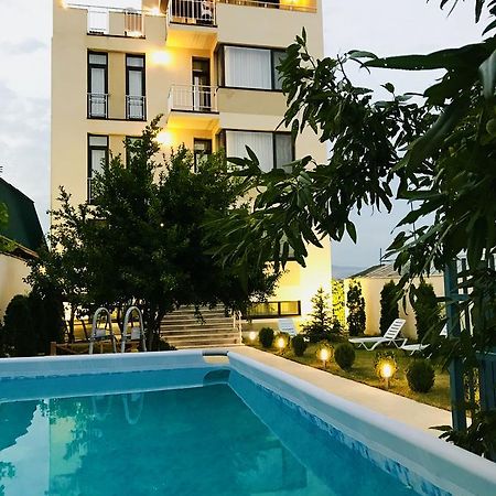 Hotel King Tom Tiflis Exterior foto