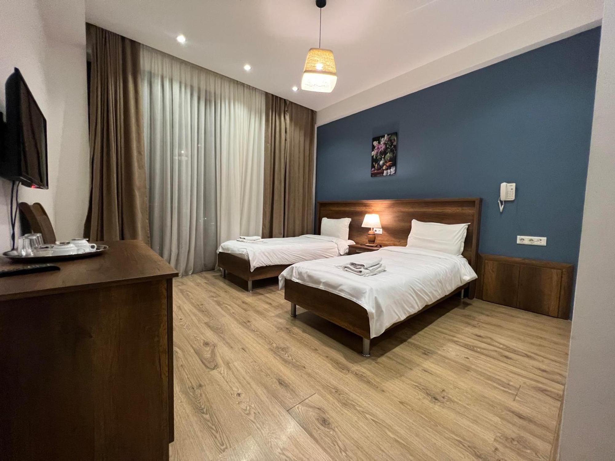 Hotel King Tom Tiflis Exterior foto
