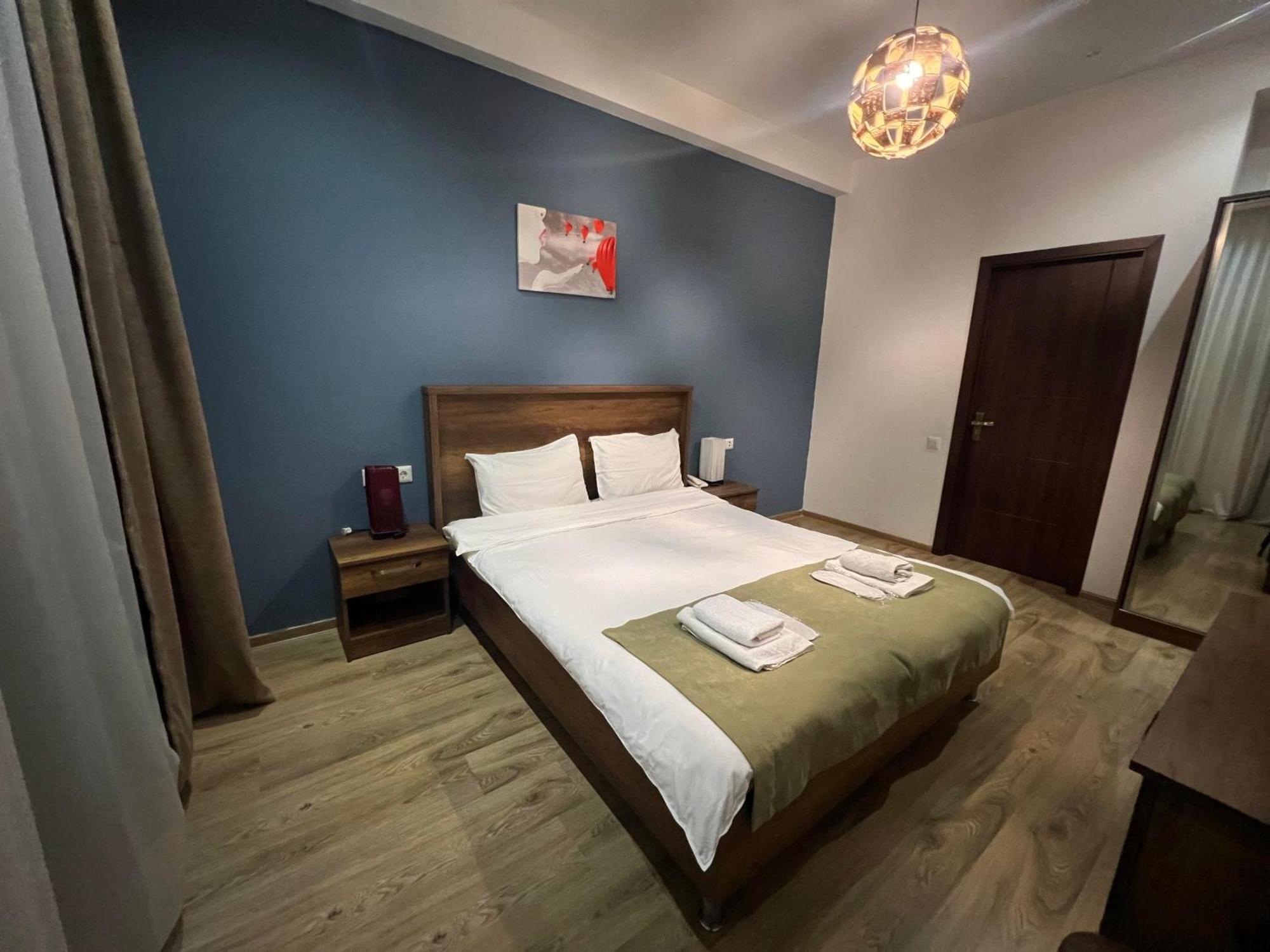 Hotel King Tom Tiflis Exterior foto