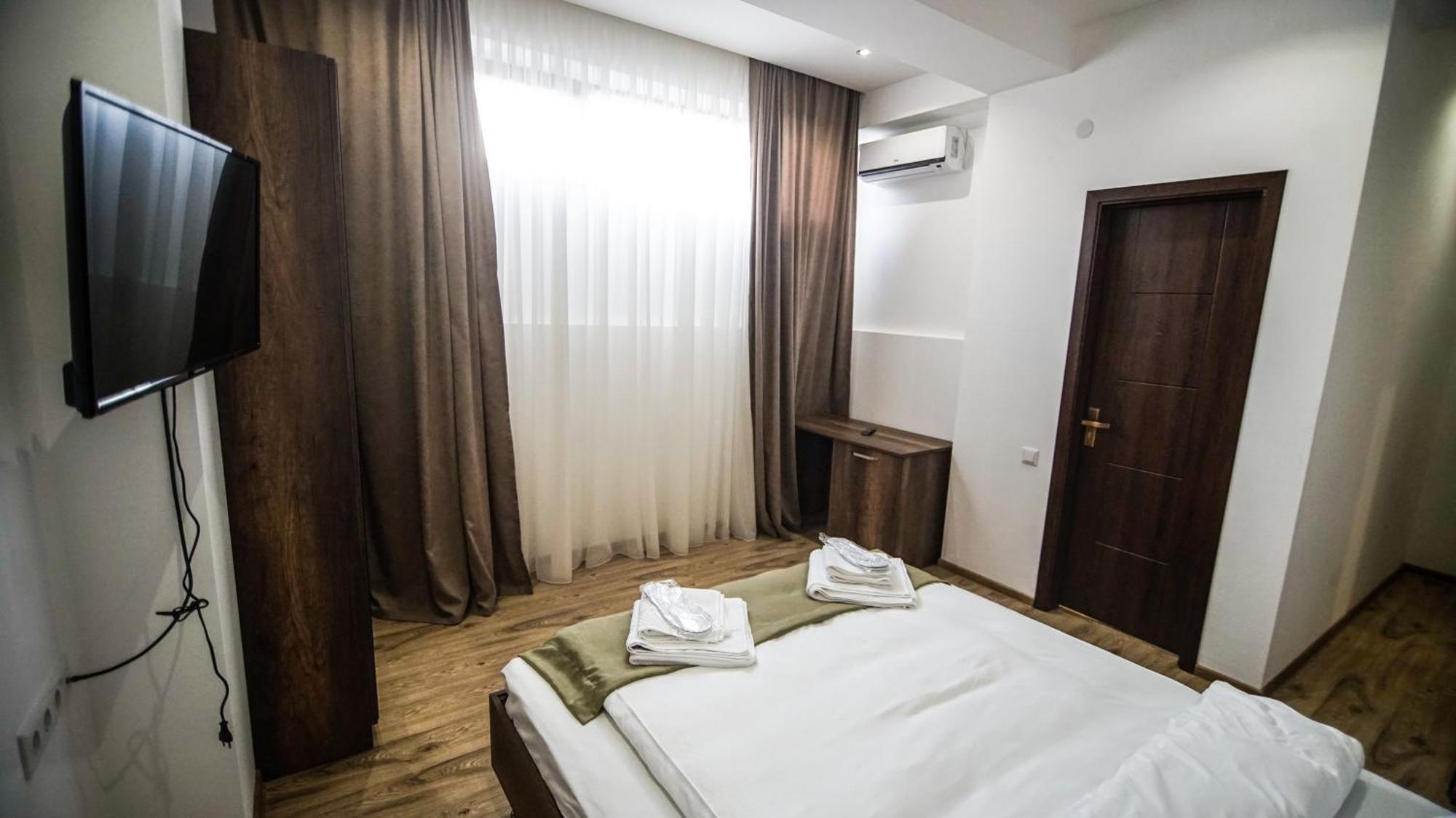 Hotel King Tom Tiflis Exterior foto