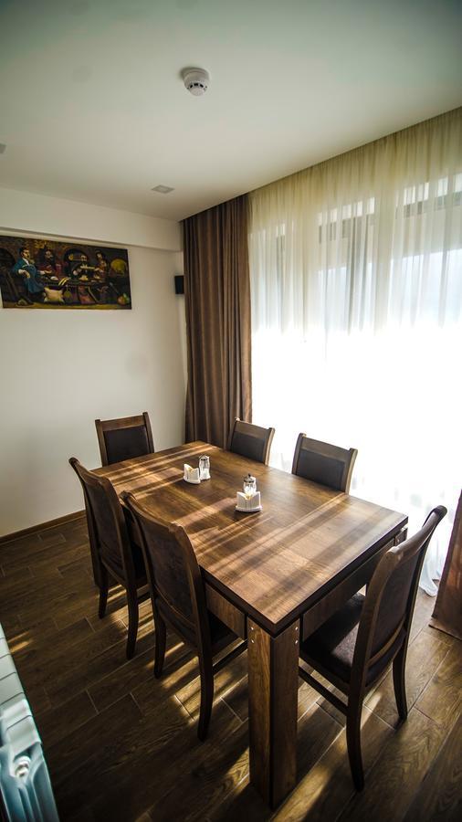 Hotel King Tom Tiflis Exterior foto