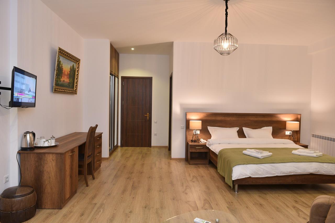 Hotel King Tom Tiflis Exterior foto